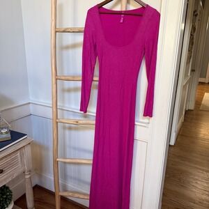 fits everybody crew neck long sleeve dress onyx Long Sleeve Crewneck Dress | TERNE